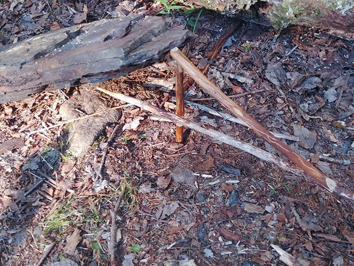 Figure-4 Deadfall